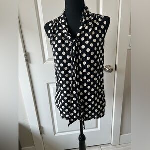 Polka dot sleeveless shirt